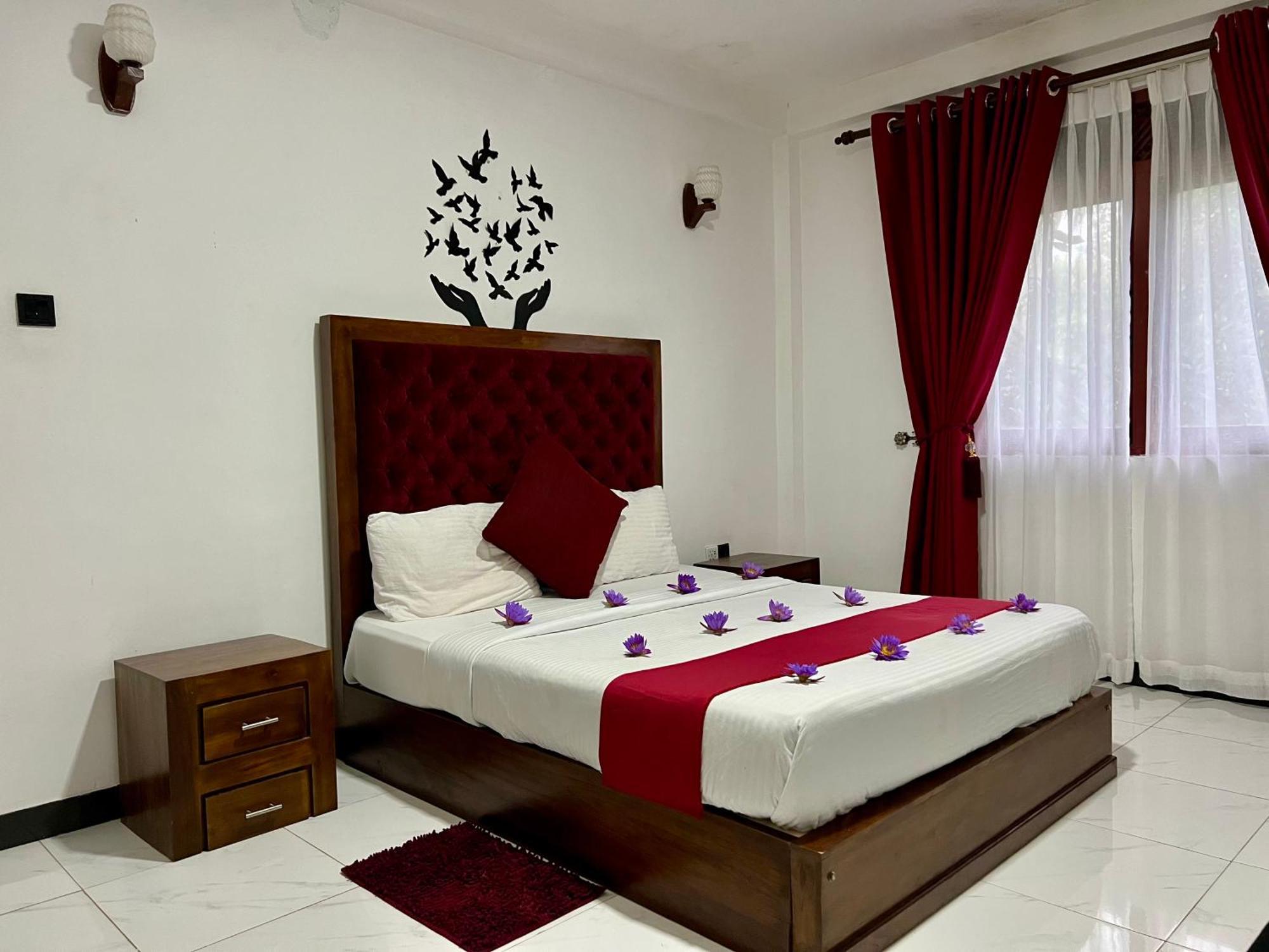 Heaven Breeze Hotel Kandy Exterior photo
