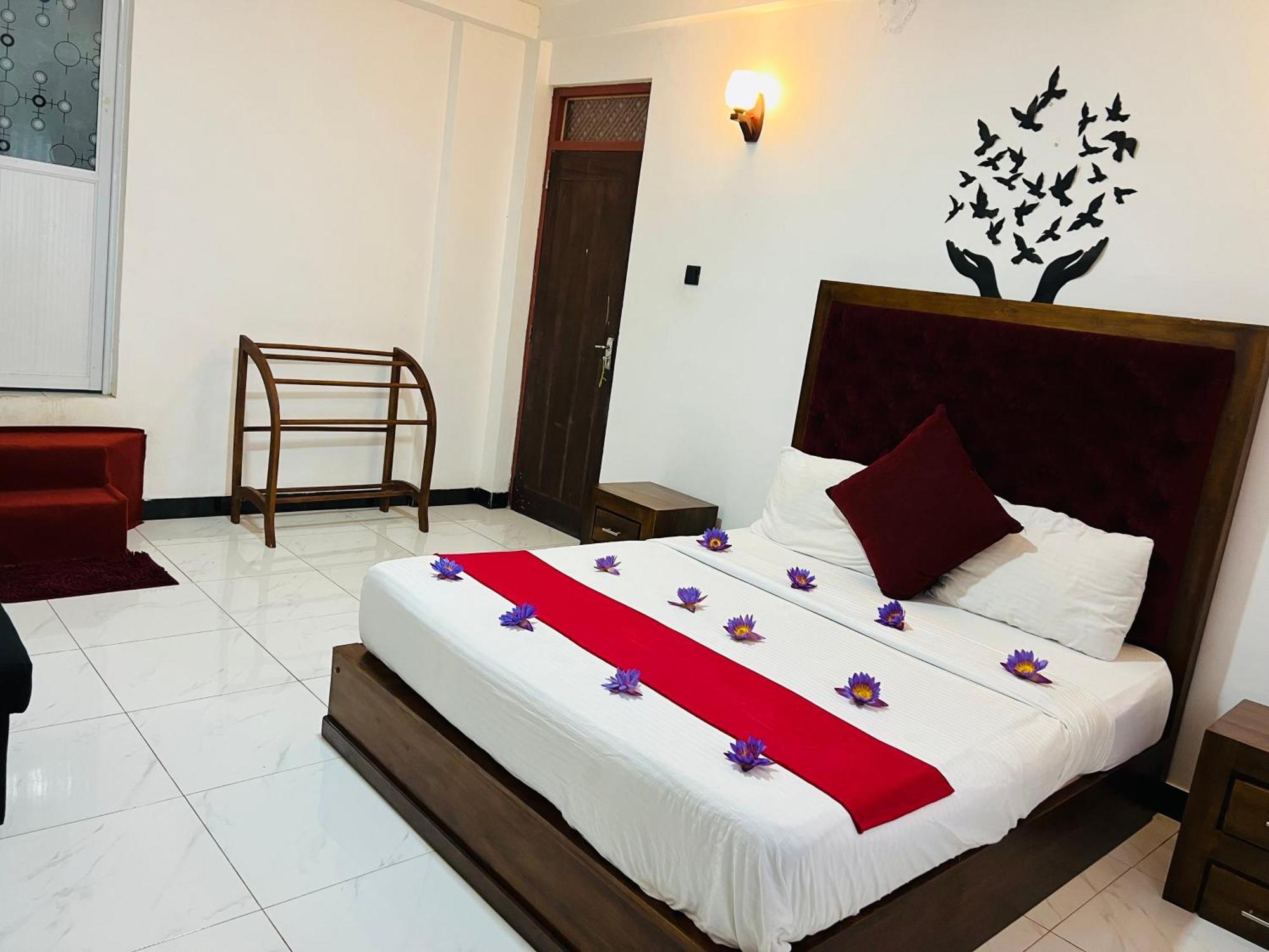 Heaven Breeze Hotel Kandy Exterior photo